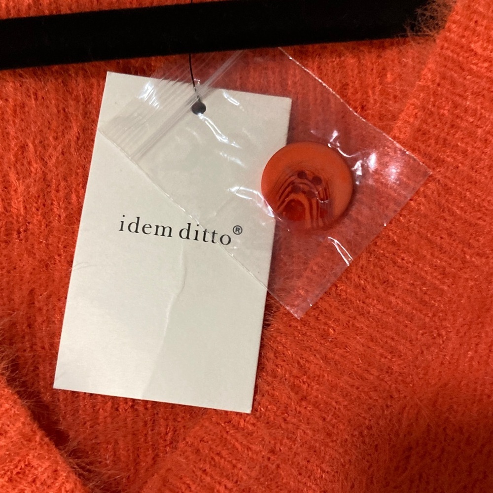 Cropped Fuzzy V-Neck Cardigan Sweater - Orange - Picture 8 of 11